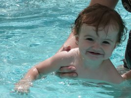 Devon_in_Pool-001-t.jpg