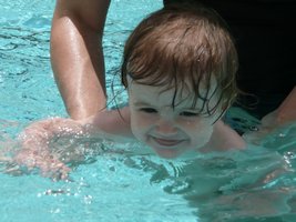Devon_in_Pool-003-t.jpg